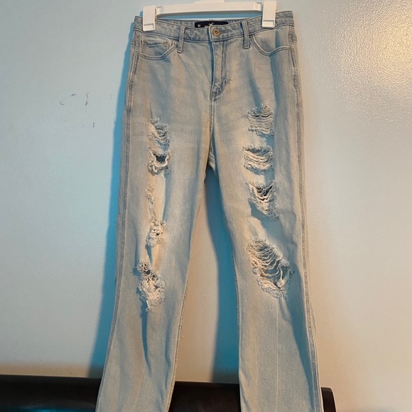 hollister ripped mom jeans